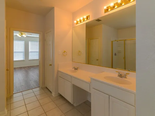 9605 Pinehurst Dr, Rowlett, TX 75089