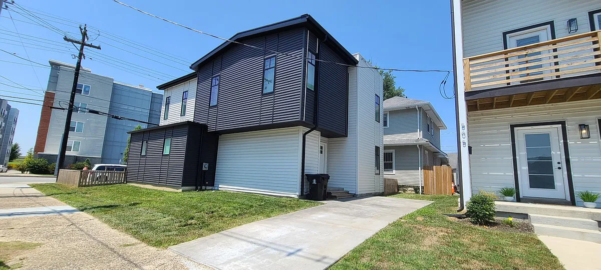 Building Photo - 2313 Crittenden Dr