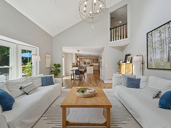 5th image of 12540 Oakmere Dr