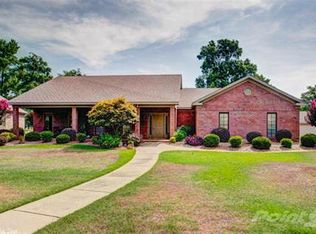 717 Foxwood Dr, Jacksonville, AR 72076