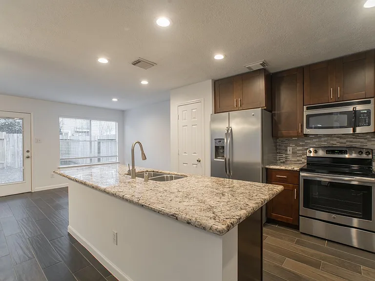 226 Blushwood Pl — Photo 8