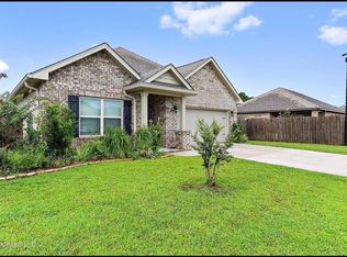 202 Sandy Dr, Ocean Springs, MS 39564