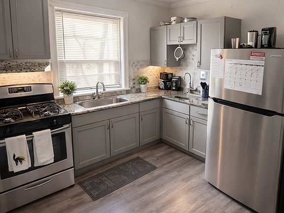 2nd image of 6223 W Wabansia Ave #1