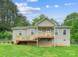 618 Enka Lake Rd, Candler, NC 28715