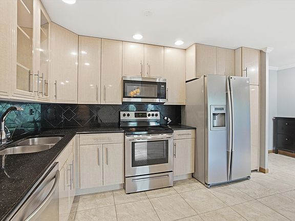 5th image of 1275 E Baldwin Ln Unit 504