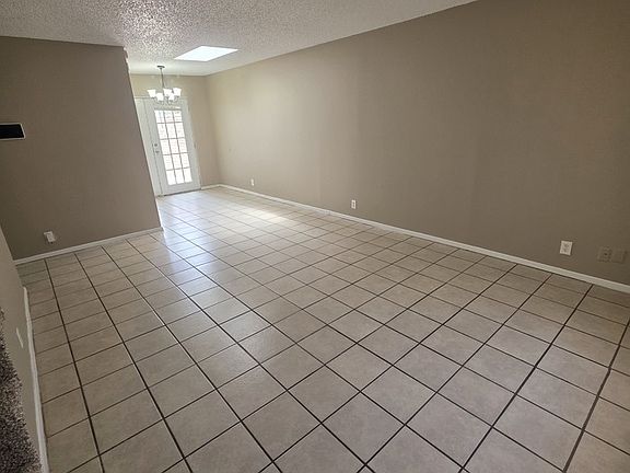 4th image of 4401 Crockett Ave APT A