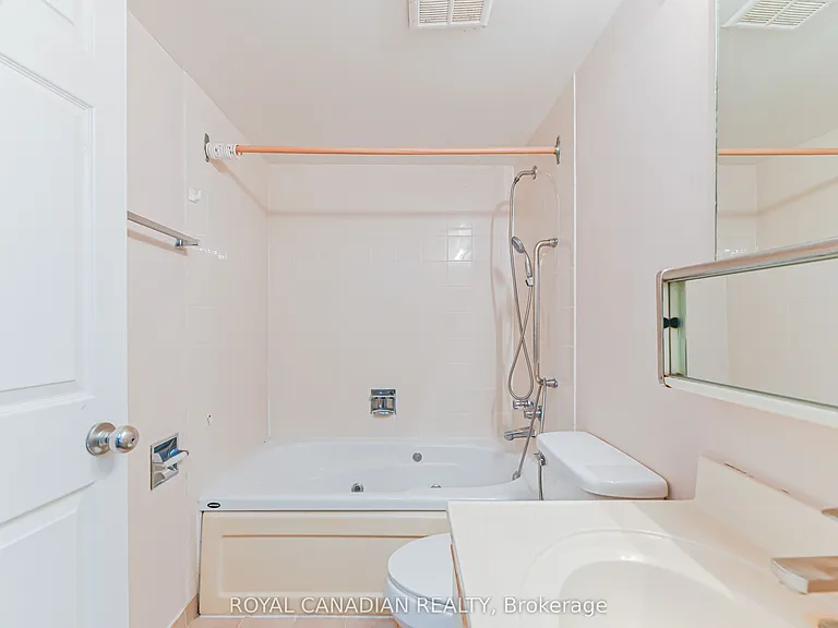 88 Alton Towers Cir #703 — Photo 26