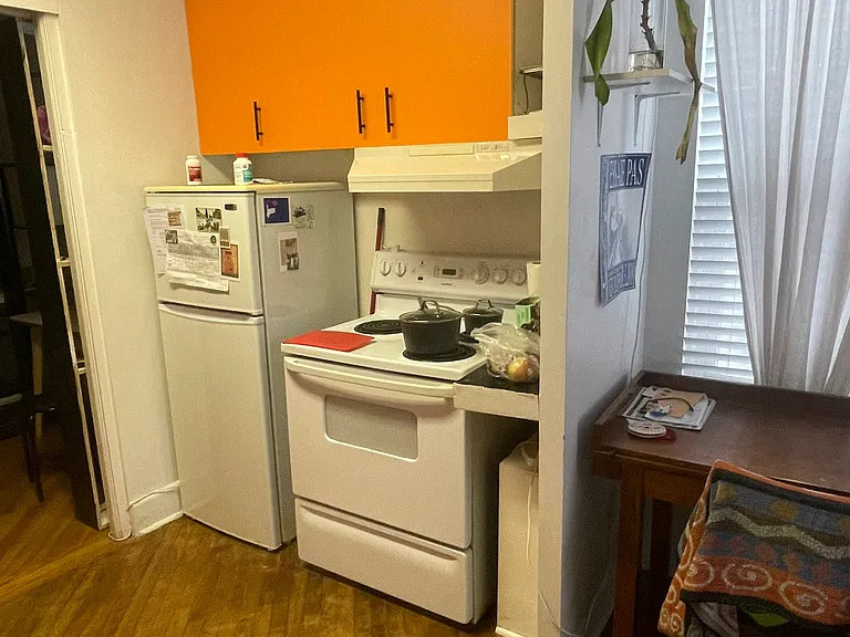 45 Louisa St #C — Photo 6