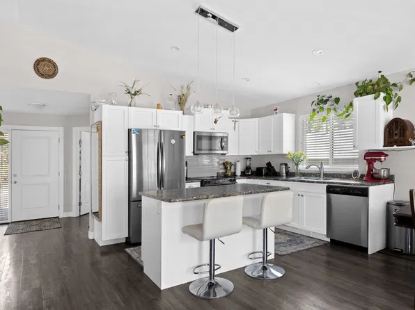 690 Muir Rd, Central Okanagan West, BC V1Z 3W2