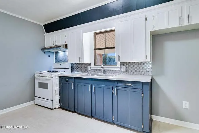 1710 E Milton Ave — Photo 6