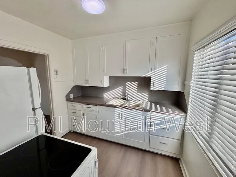 1187 29th St — Photo 17