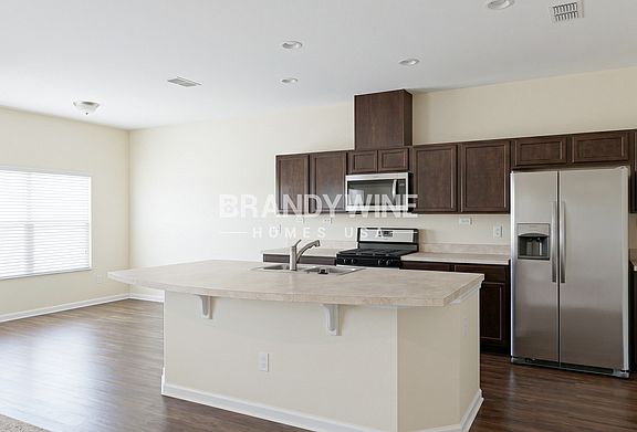 5th image of 85465 Amaryllis Ct