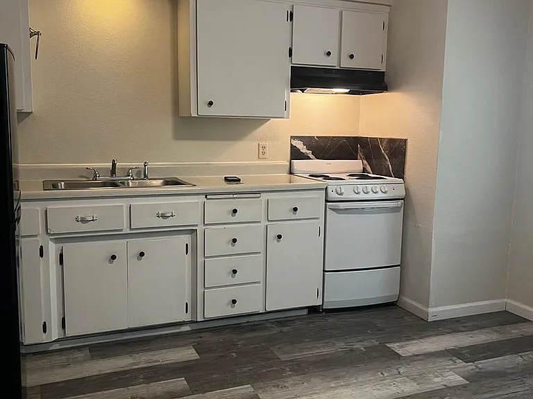 172 Columbia Way — Photo 4