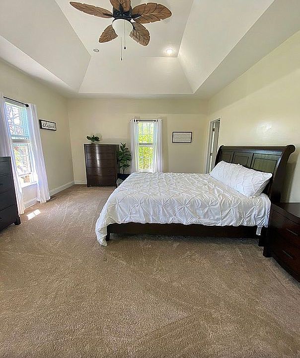 1st image of 462 Pineview Dr