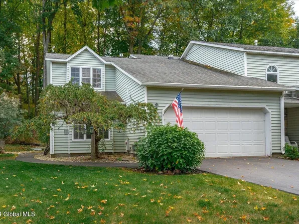 9 Sandalwood Court, Albany, NY 12208