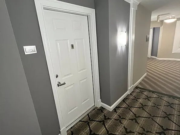 12000 Market St APT 275, Reston, VA 20190