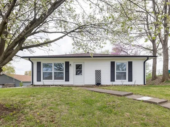 1648 Atchison St, Atchison, KS 66002