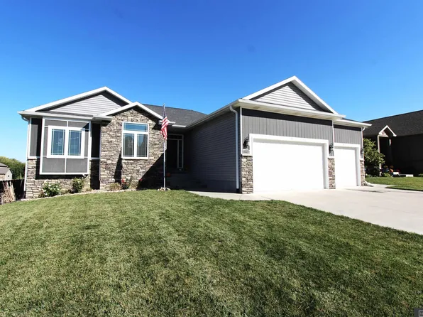 9442 Southern Sky Cir, Lincoln, NE 68505