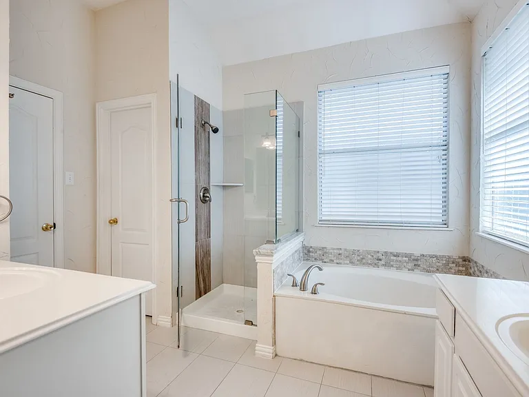 516 Cromwell Ct — Photo 9