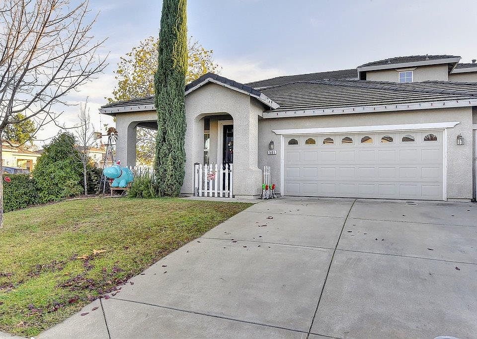 1st image of 501 Spruce Ct