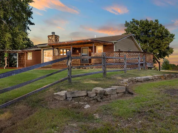 2100 25th Rd, Sterling, KS 67579