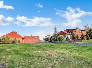 305 Mail Route Rd, Sinking Spring, PA 19608