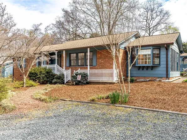 5001 Hartley Rd, Greensboro, NC 27406