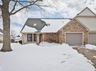 215 Black Maple Ct, Greenwood, IN 46143