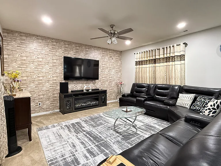 899 Briarstone Dr — Photo 7