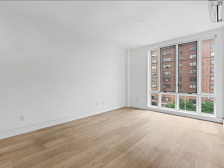 2490 3rd Ave #5A — Photo 7