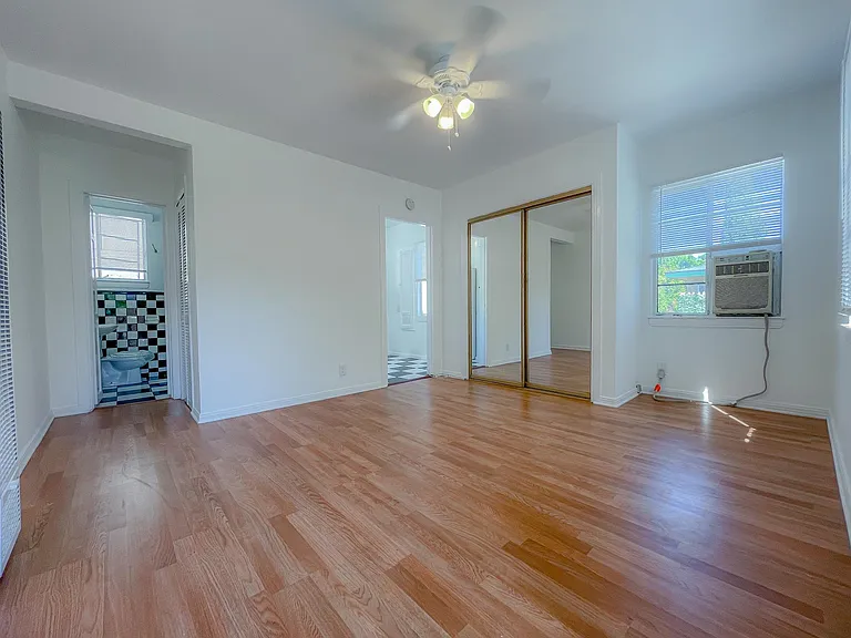 1421 3/4 N Hayworth Ave #1421-3/4 — Photo 6
