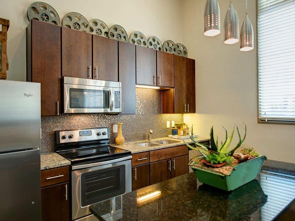 1st image of 710 W Cesar Chavez St #1117