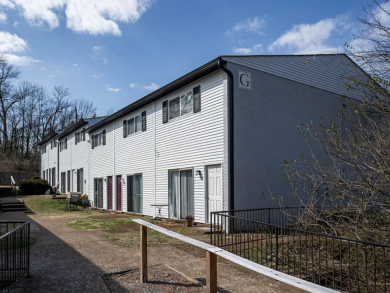 Brookwood Apartments — Photo 30