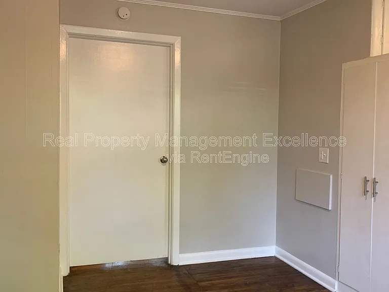 1136 Gorman St #B — Photo 8
