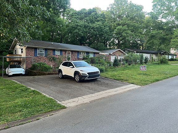 2nd image of 504 Paragon Dr #B