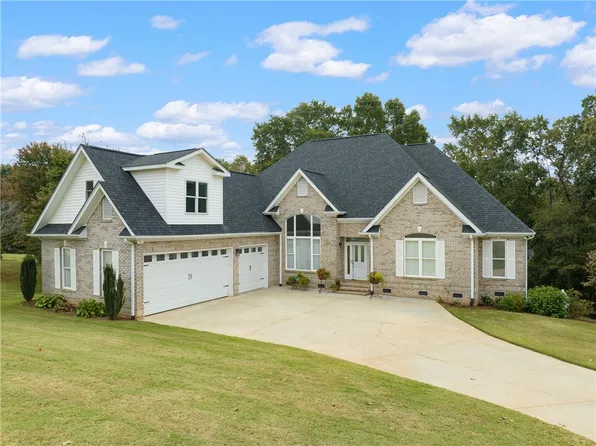 123 Topsail Dr, Anderson, SC 29625