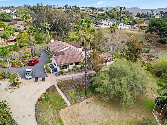 2nd image of 3548 Ryan Dr