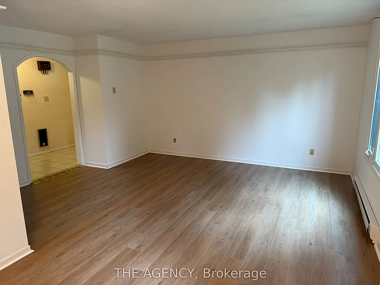 323 Waratah Ave — Photo 7