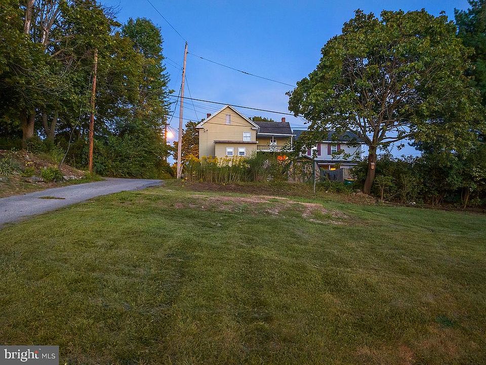 217 N Potomac St, Waynesboro, PA 17268 Zillow