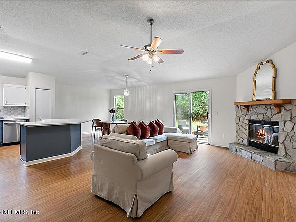 4th image of 12143 CANCUN Drive