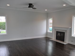 943 S Swain Ave, Elmhurst, IL