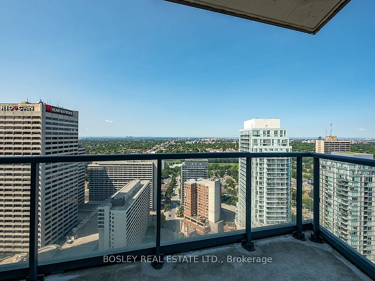 30 Roehampton Ave #3403 — Photo 30