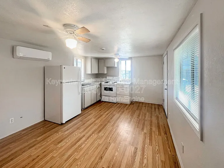 1819 Arthur St #C — Photo 2