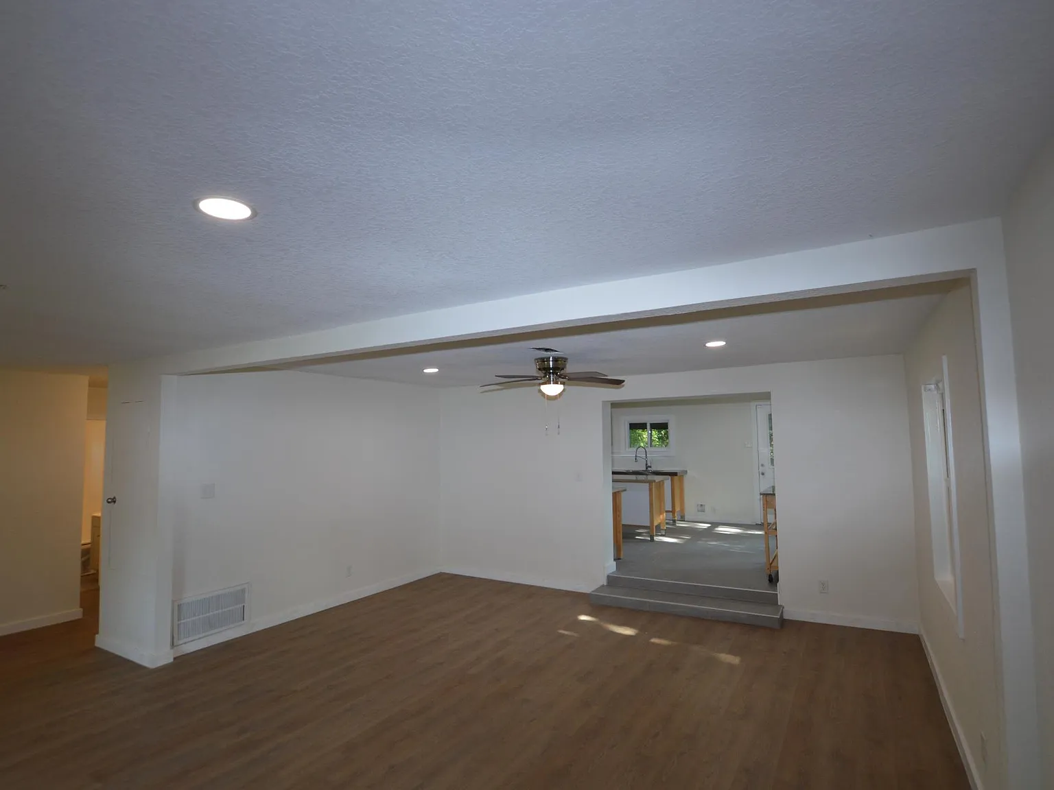 5 bed, 3.5 bath, 2442 sqft, $2,450 — Photo 4