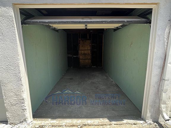3rd image of 2229 Barbour Ct