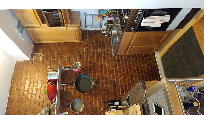 Rented by REZI | media 13