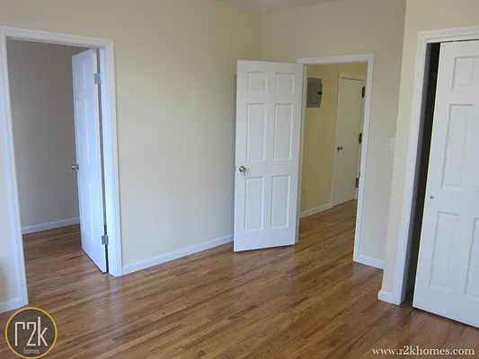 Rented by Realty 2000 Corp | media 8