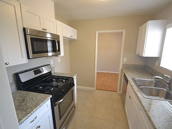 3rd image of 11865 Raymond Ave