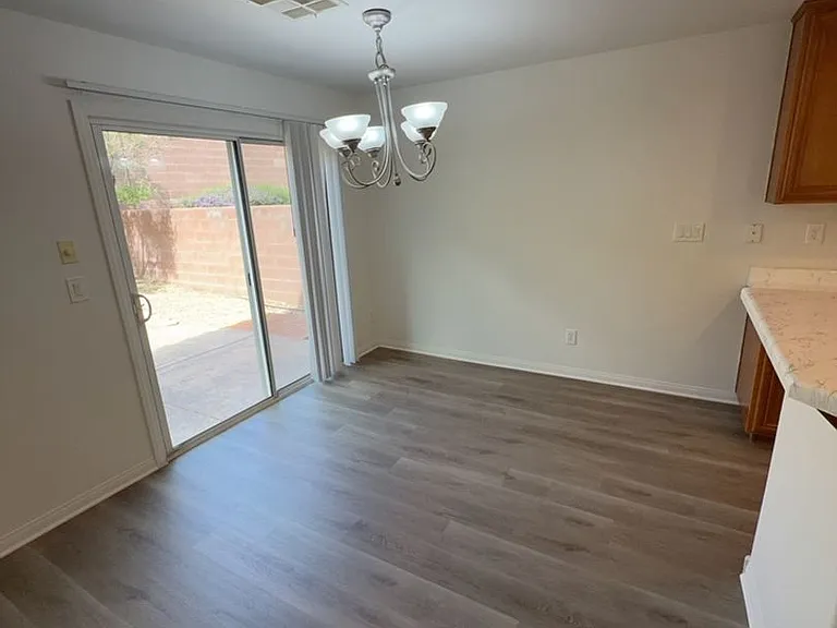 9272 Weeping Water Ave — Photo 2