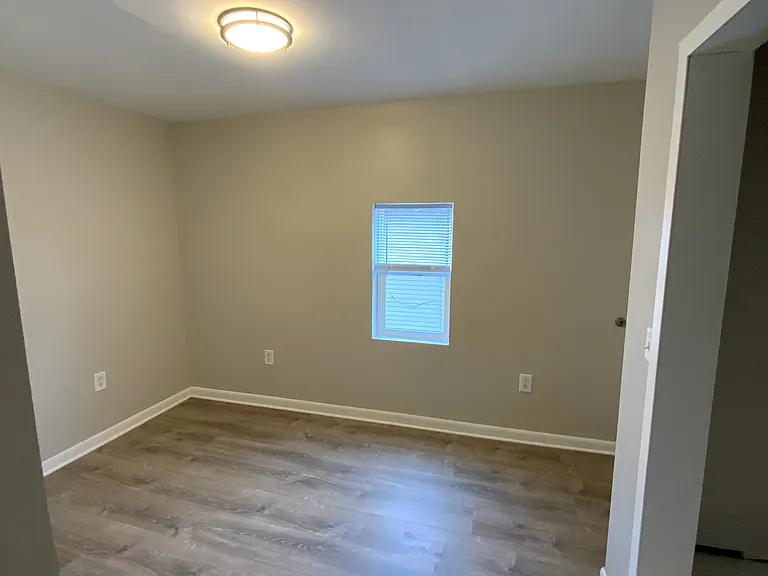 1725 John Ave — Photo 13